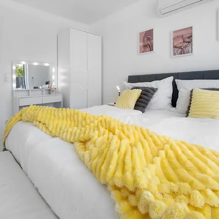Apartment Gorgeous In *